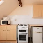 Clarkson Street 4*