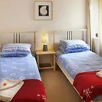 Clarkson Street Apartments 4*