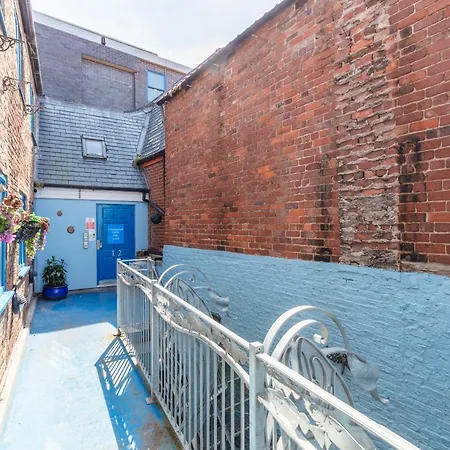 Clarkson Street 4*