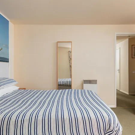 Discovery Aparthotel