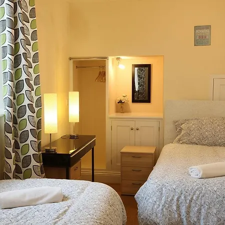 Discovery Aparthotel 4*