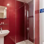 Clarkson Street 4*