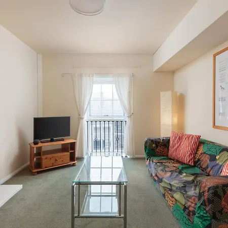 Discovery アパートホテル